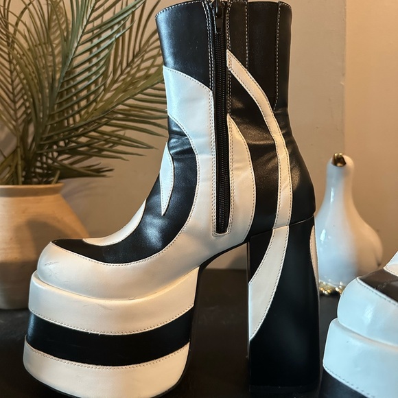 Dolls Kill Black and White Swirl Platform Boots - Picture 5 of 7